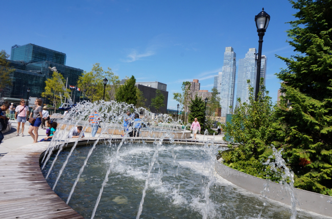 Hudson Yards fountain.png image