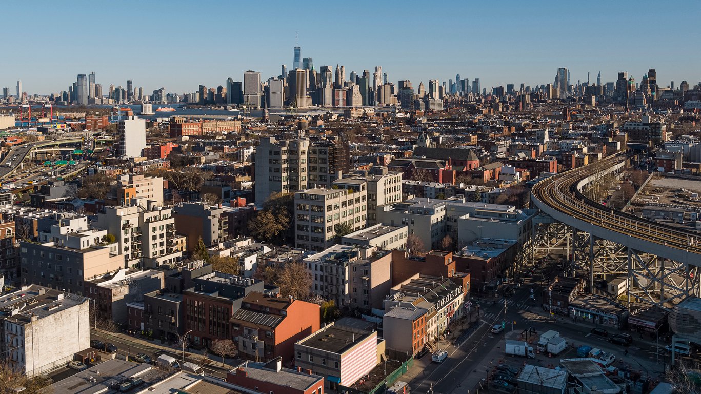 Elevated train tracks and buildings in Carroll Gardens, Brooklyn