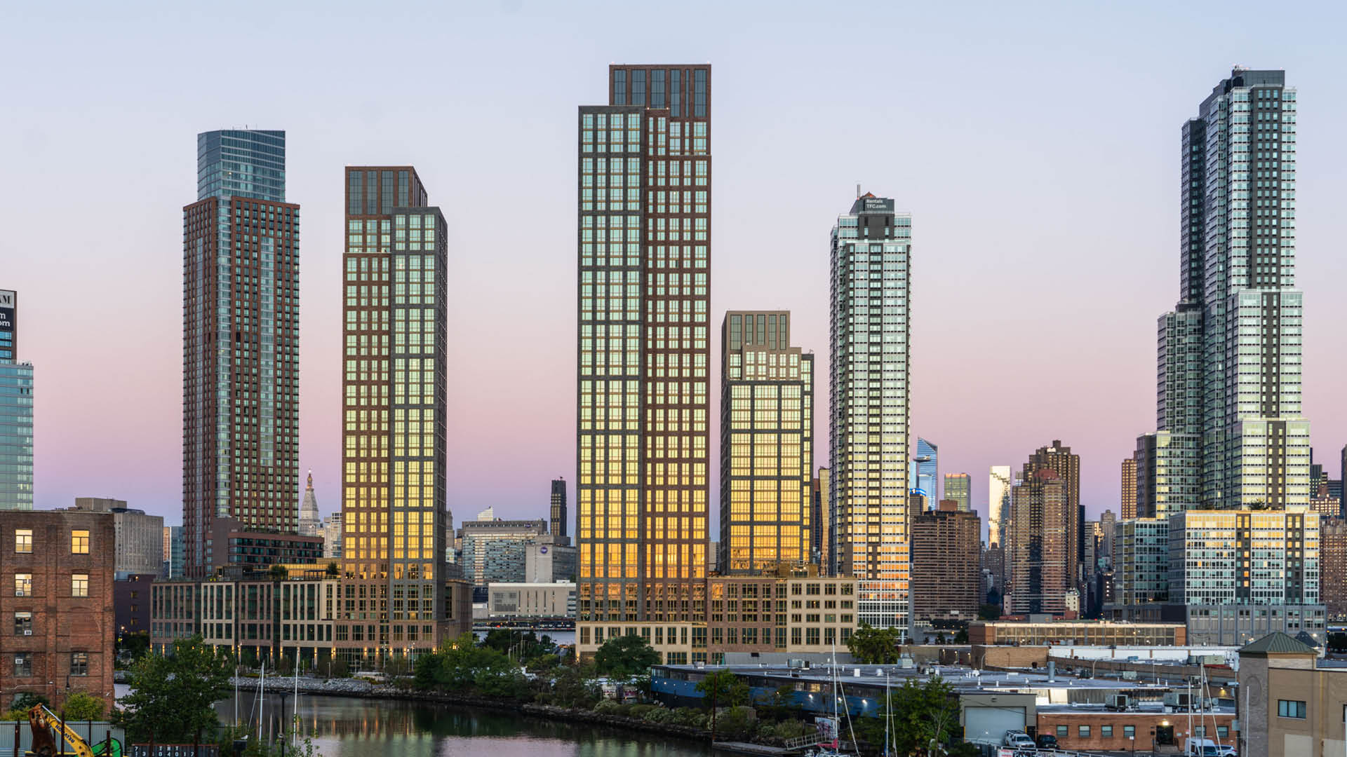 2-21 Malt Drive - Building Exterior