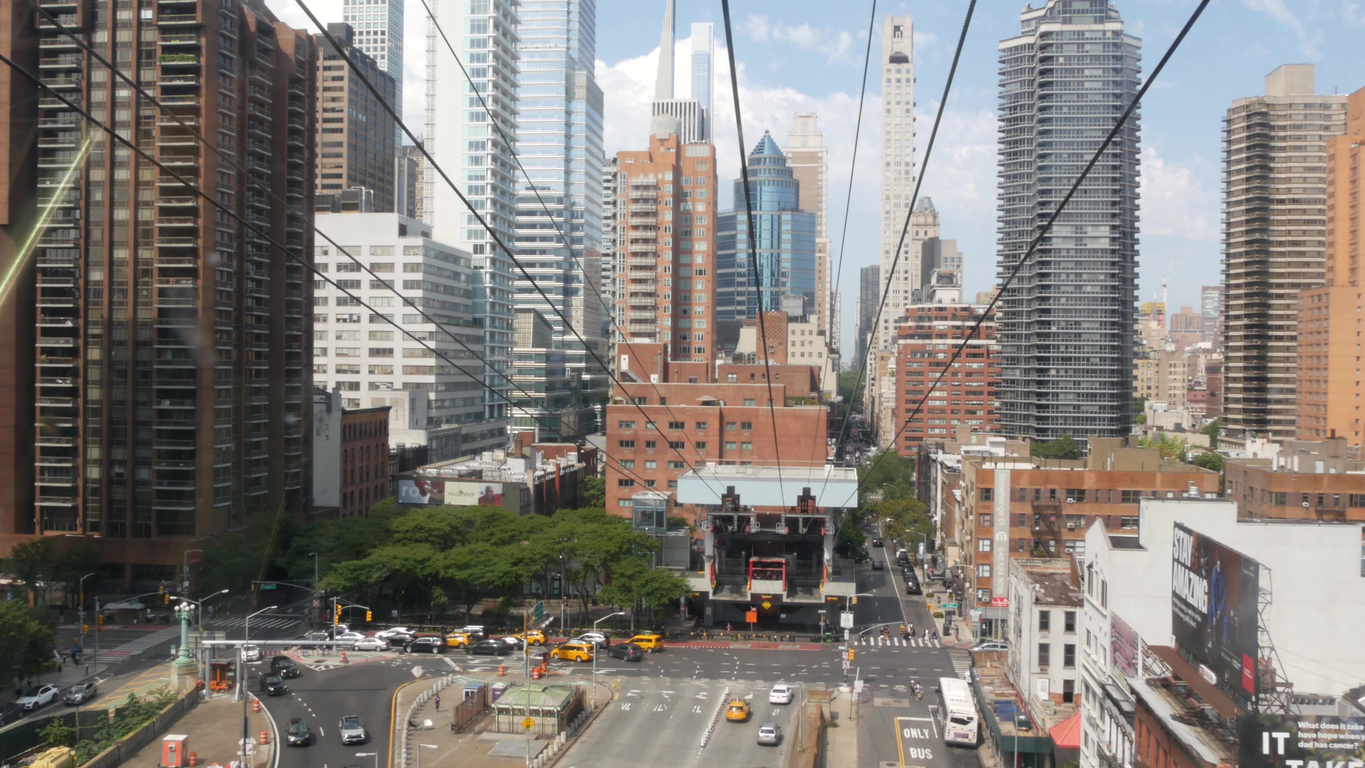 Midtown Manhattan seen from Roosevelt Island tramway