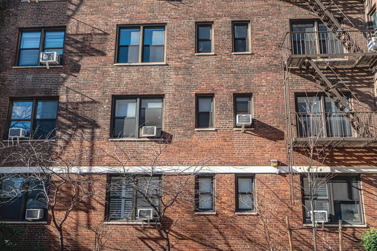 Manhattan apartment building