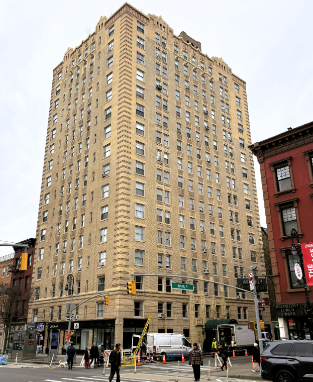 Daytonian 136 Waverly Pl