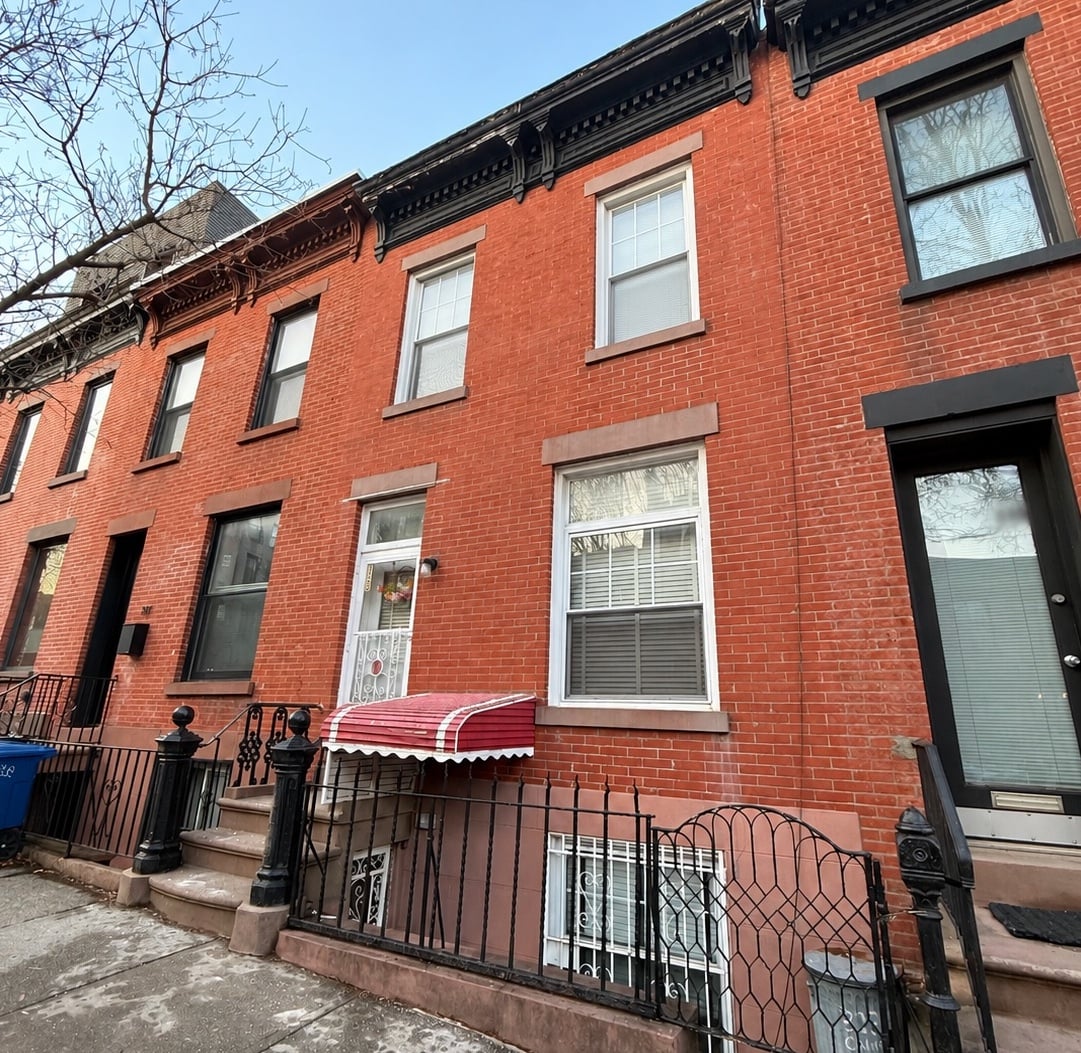 Carroll Gardens townhouse