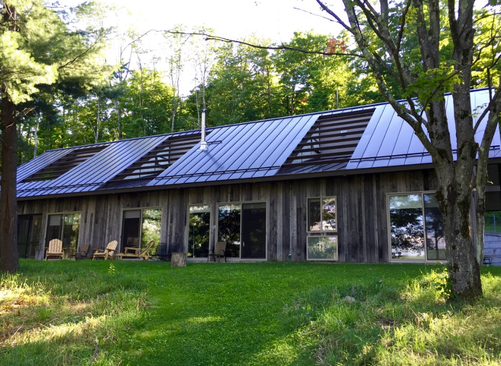 This eco-friendly Catskills mixes luxurious