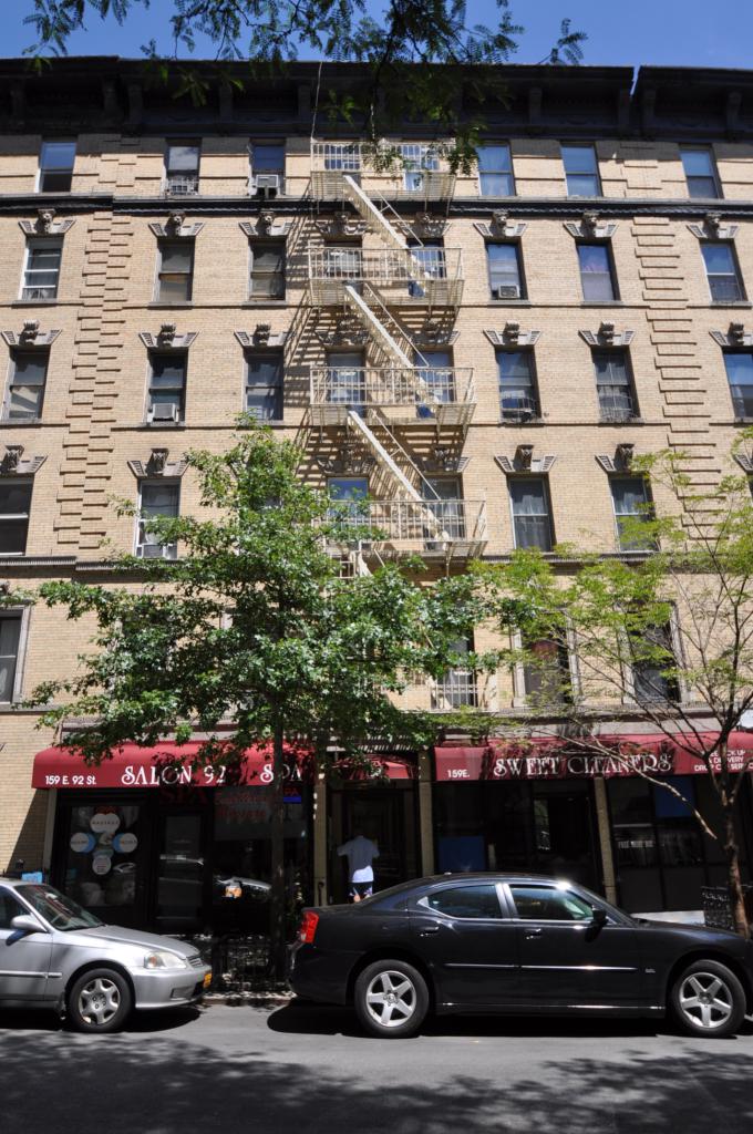 1-01521-0028.HUP_IY09.jpg image