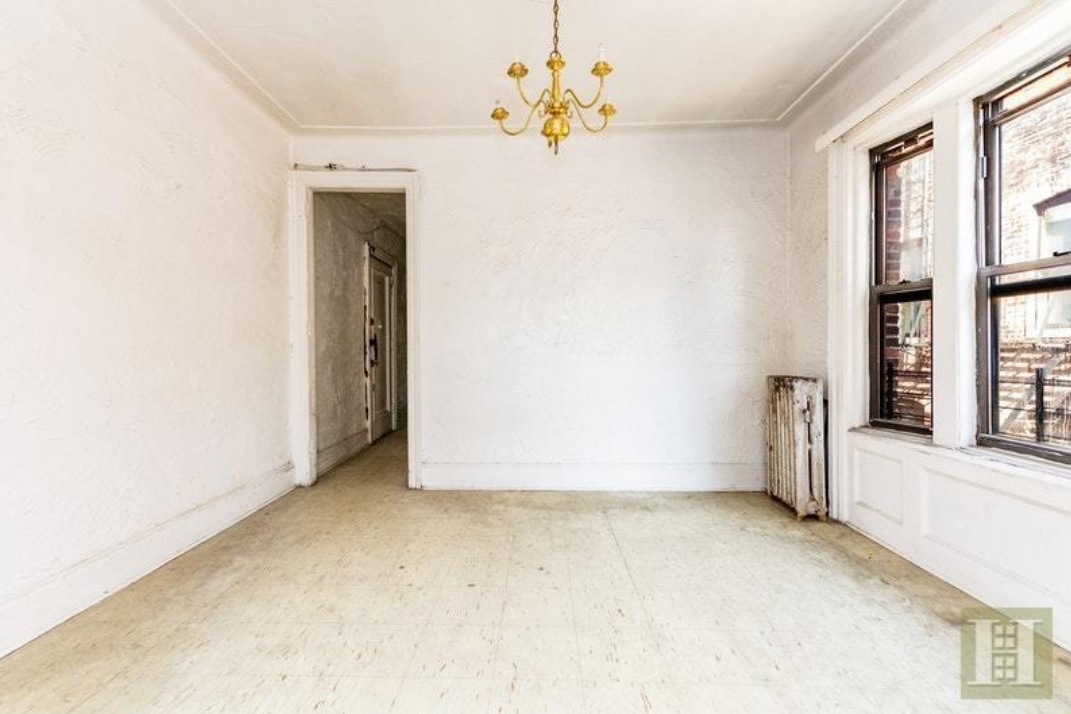 This 575,000 Washington Heights apartment needs a complete makeover