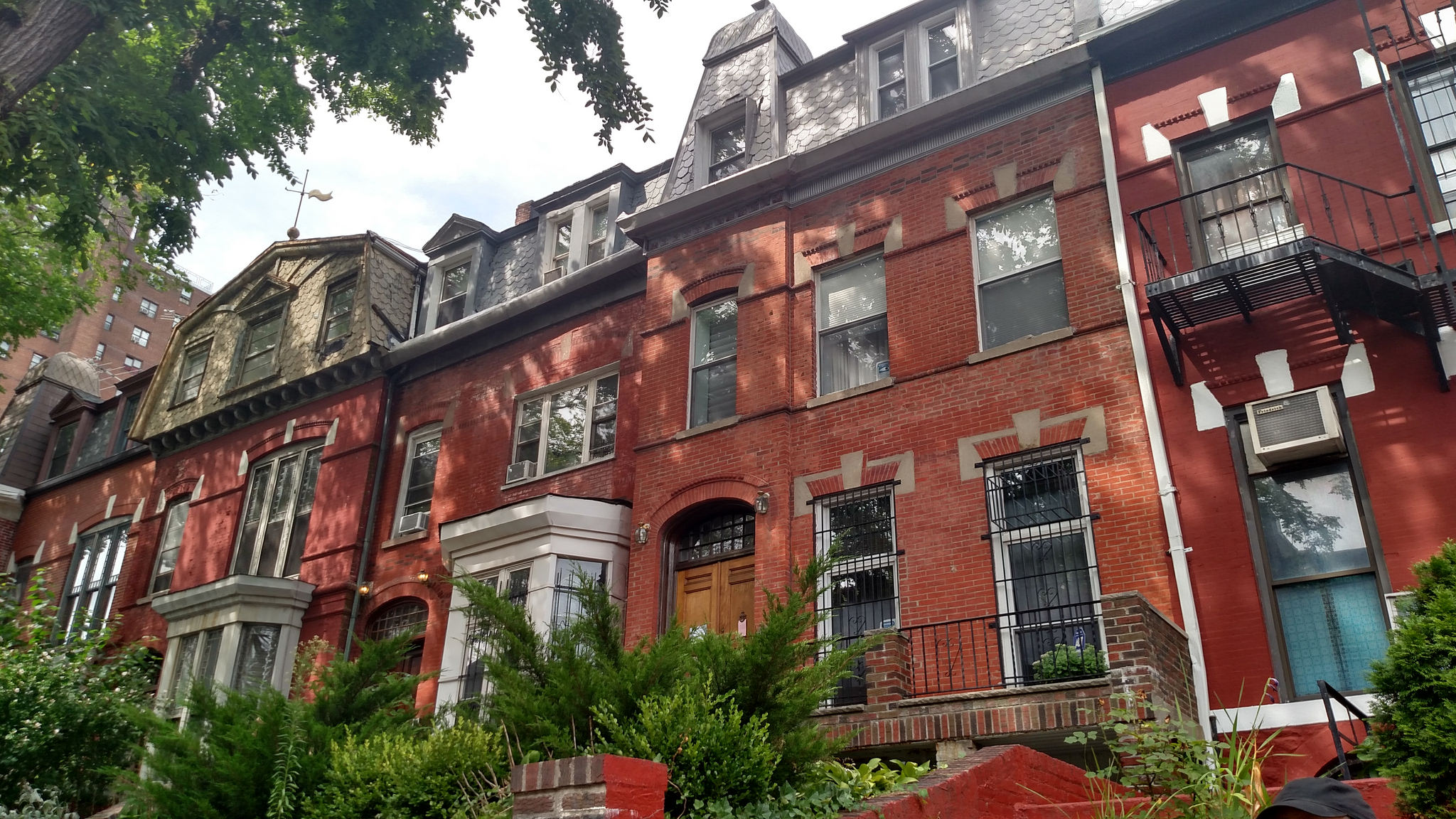 Own a townhouse? You still might get in trouble for renting it on Airbnb