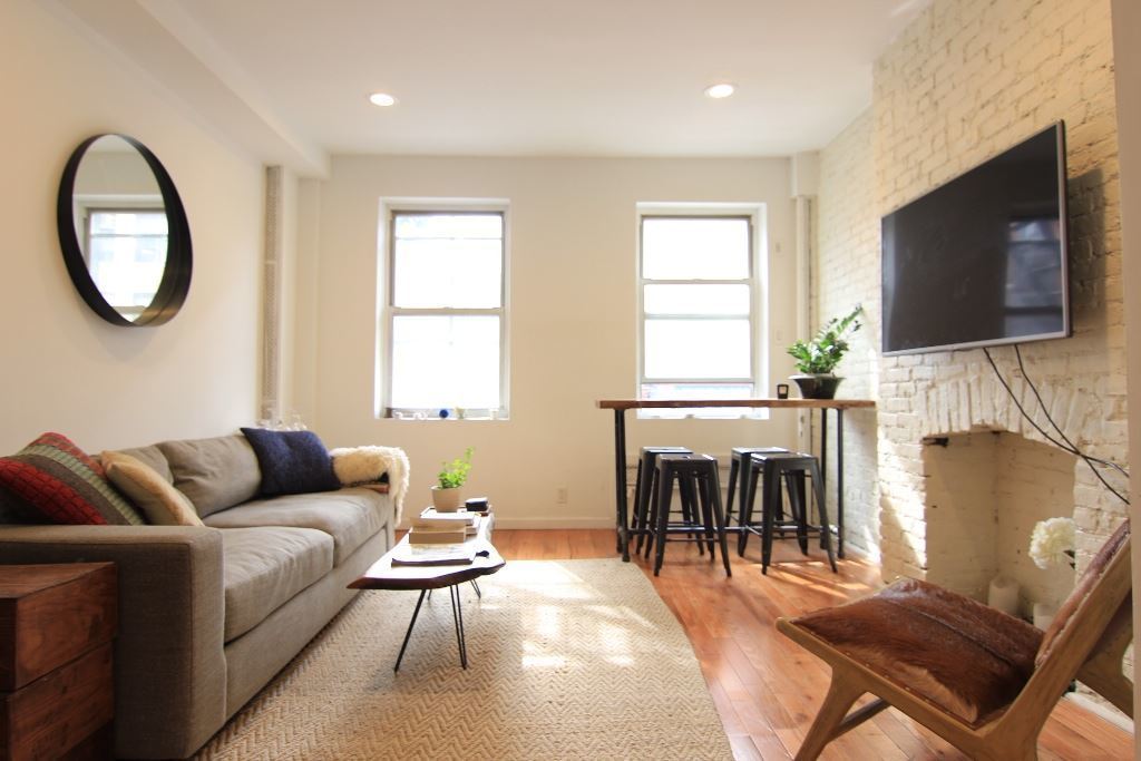 An allegedly quiet onebedroom for rent in Chinatown