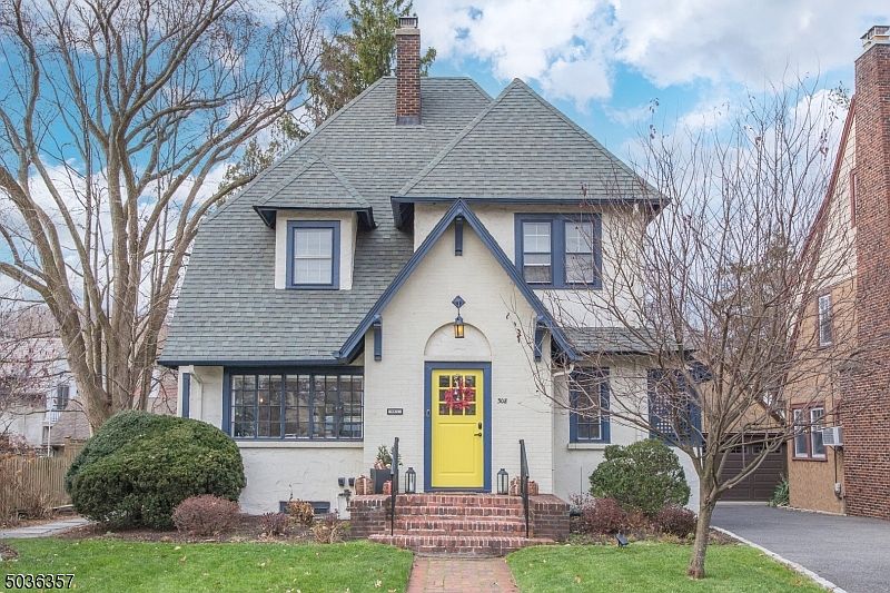 5 houses for sale in Montclair, NJ, where you'll find lots to do