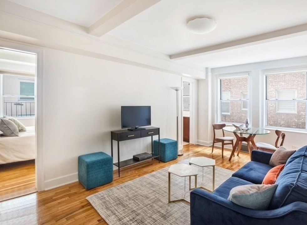 Here's what 500,000 will buy you in Manhattan right now (and they're