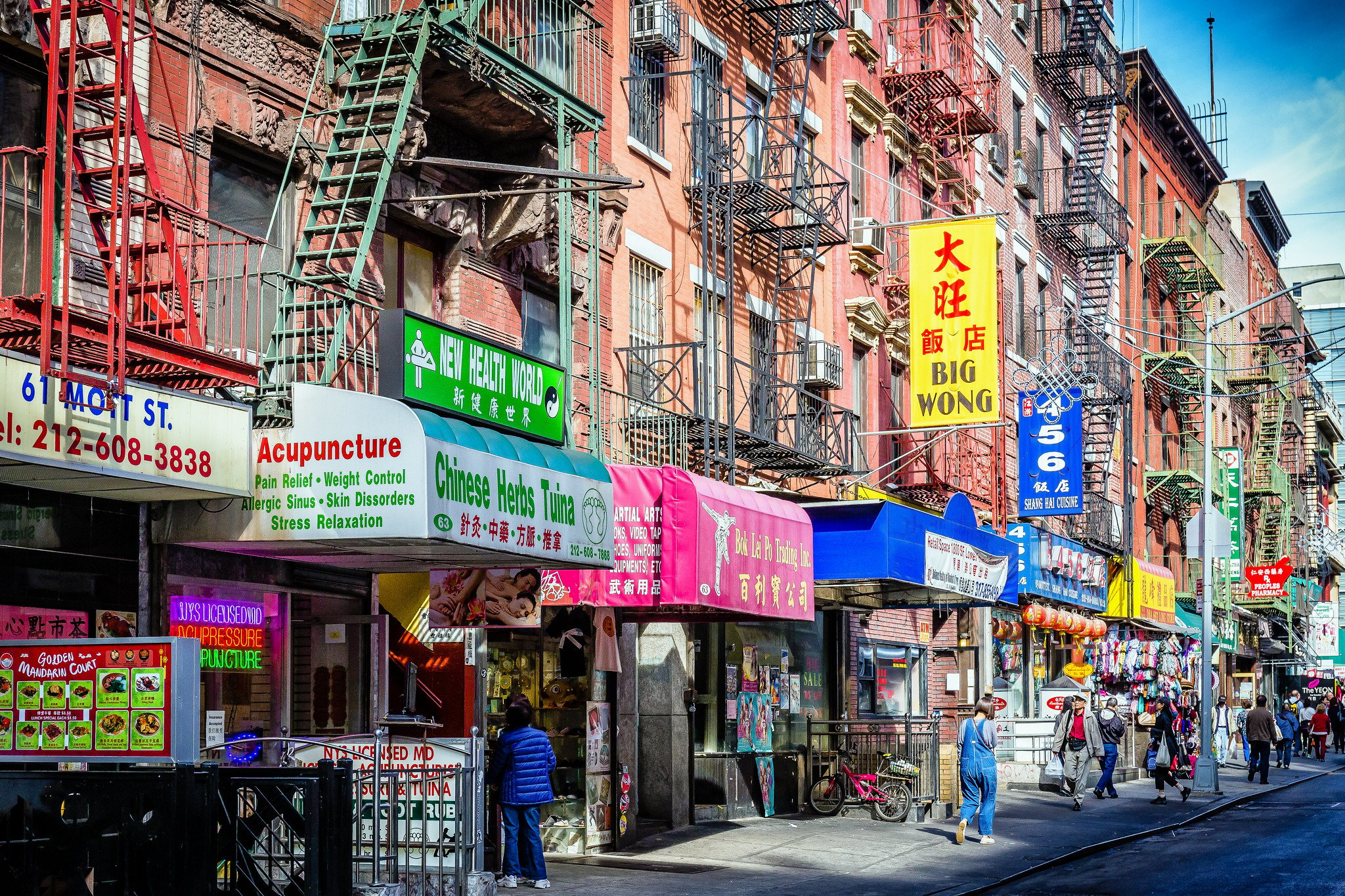 File:Street Vendors on Canal Street, Chinatown, New York