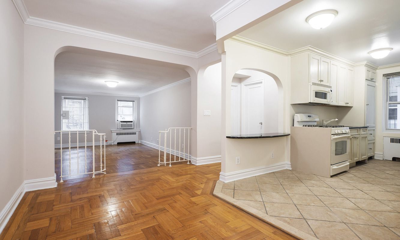 A UES one bedroom with classic prewar details for 799,999, no board