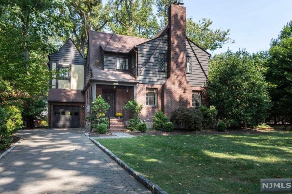 Here are 5 houses for sale in Haworth, New Jersey