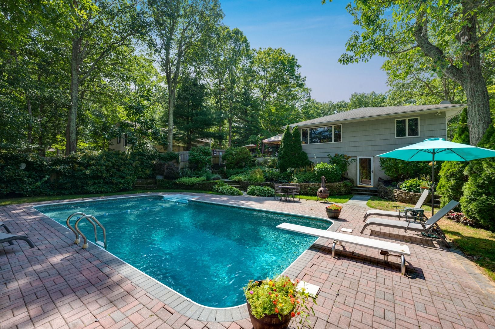 5 vacation houses for sale in Sag Harbor, NY, under 2,000,000