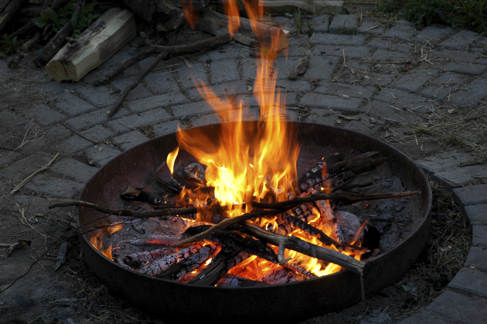 Are backyard fire pits legal in NYC?