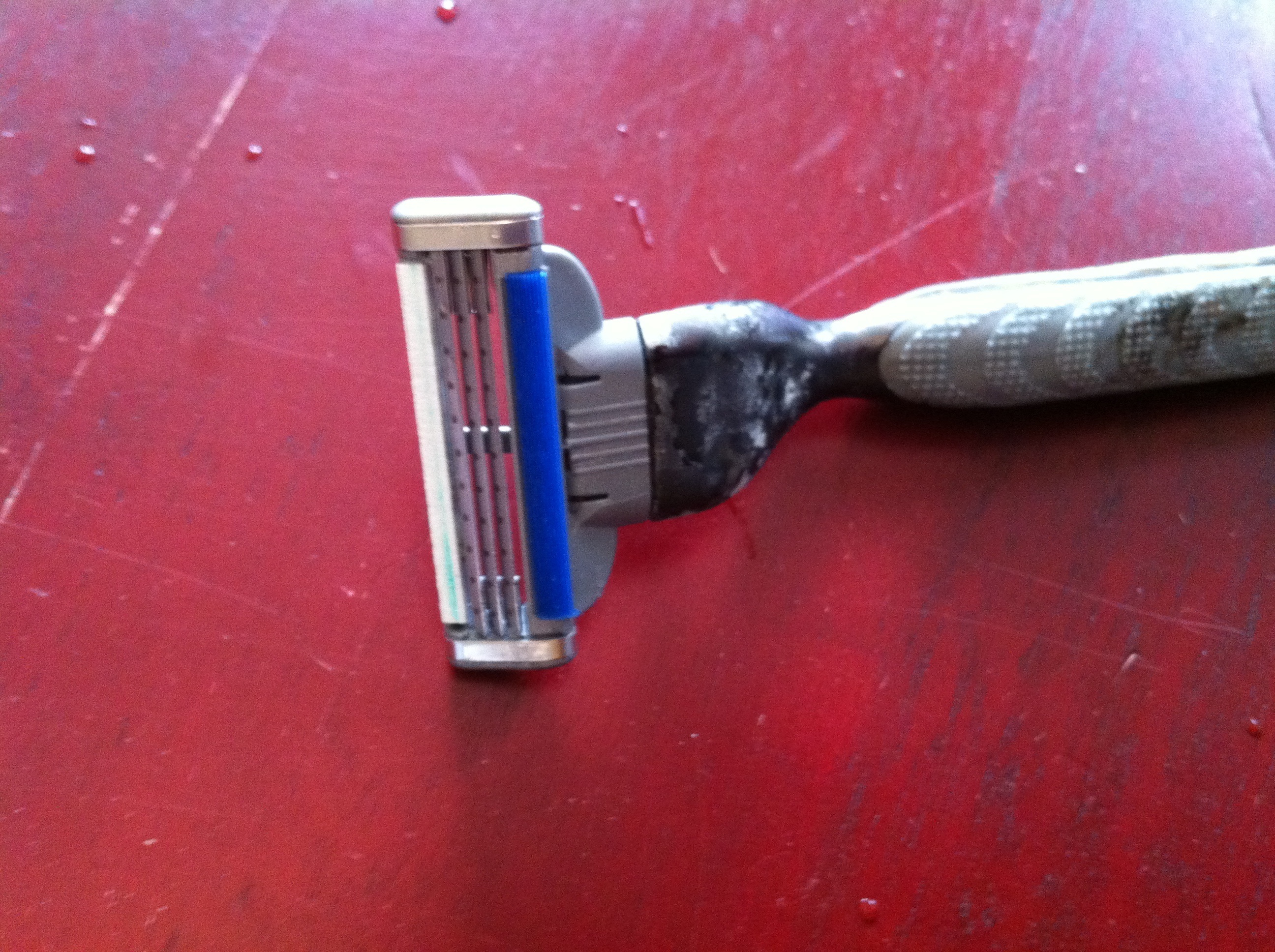 Dear Sellers Please take your used razor with you