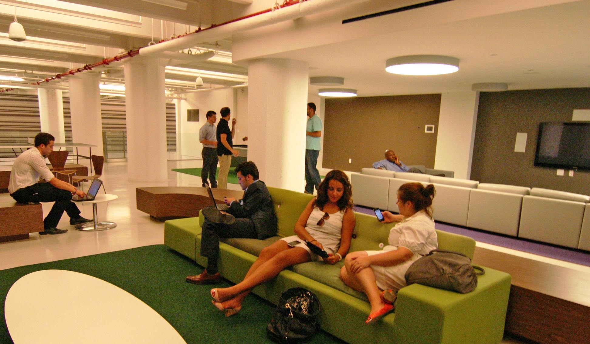 wifi lounge 184 kent.jpg