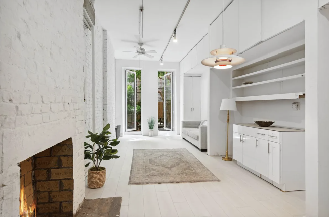 Screenshot 2023-07-18 at 12.30.00 PM.png your next move brick underground