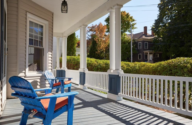 180228MainePorch.png image