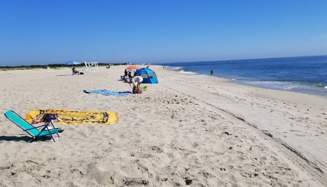 This is crowded for a Monday Morning in July on the Jersey Shore. PHOTO by Mary Lowengard.jpg image
