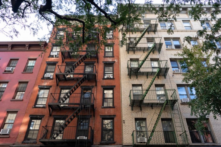 Image of a building with NYC apartments for rent