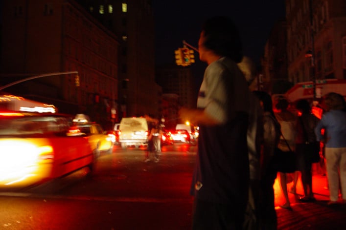 Traffic lights go dark during the 2003 blackout