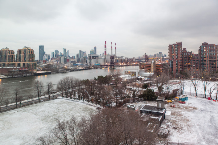 Snowy day in Roosevelt Island 