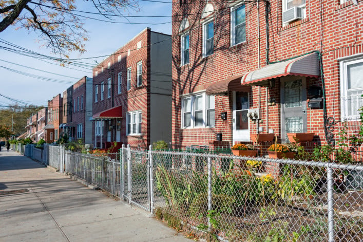 houses in Astoria, Queens