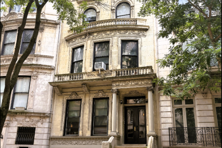 The 1899 Henry Schwarzwalder House at 24 West 76th St.