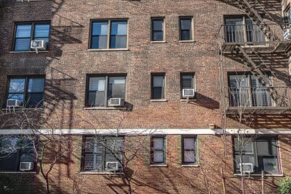 Manhattan apartment building