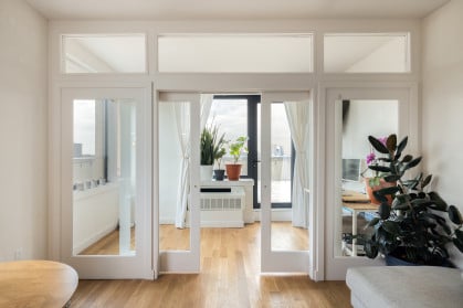 Manhattan Pressurized Walls temporary wall with plexiglass window