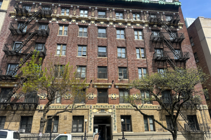 Emery Roth's 1909 The Whitestone-45 Tiemann Pl.