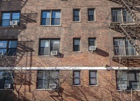 Manhattan apartment building