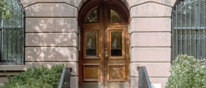 chelsea exterior mammoth.jpeg mammoth chelsea brownstone