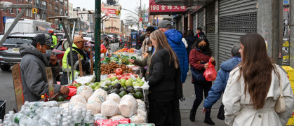 Fruit vendor on Canal Street in Manhattan's Chinatown