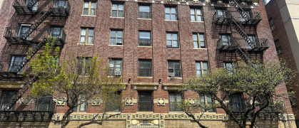 Emery Roth's 1909 The Whitestone-45 Tiemann Pl.