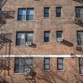 Manhattan apartment building