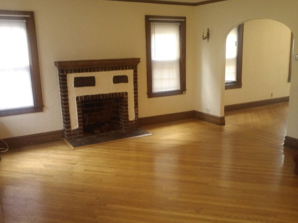 NYC apartment rentals with fireplaces for under 5,000
