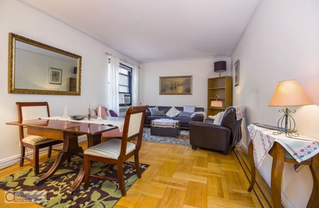 Despite an odd layout, this large Inwood onebedroom holds promise