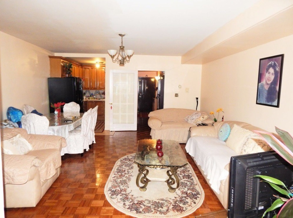 Gravesend offers room to spread out in southern Brooklyn