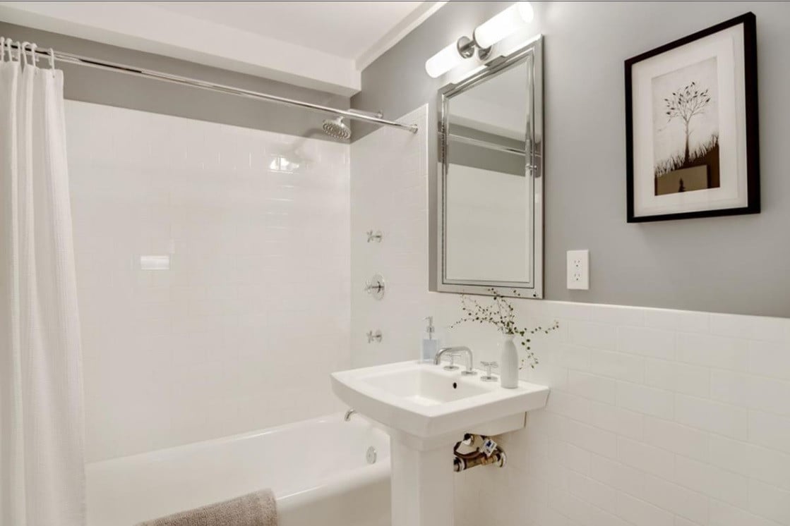 A Hudson Yards prewar studio has a perch on a new neighborhood