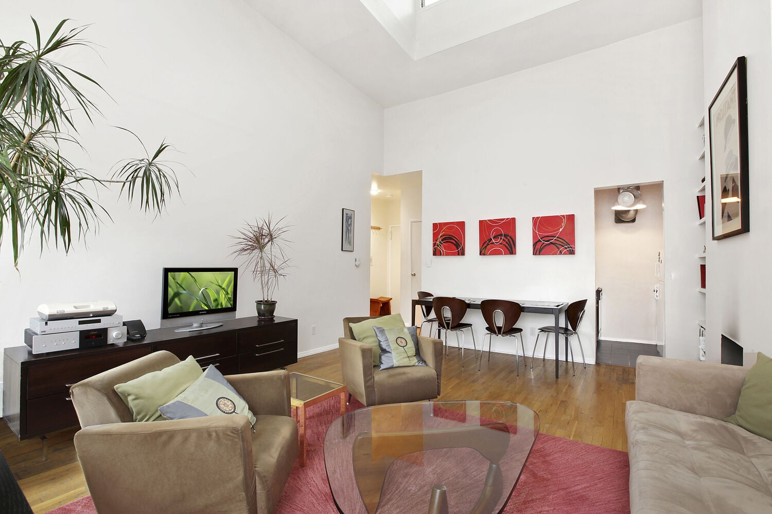 Here are 5 Manhattan rentals with landlords that accept guarantors