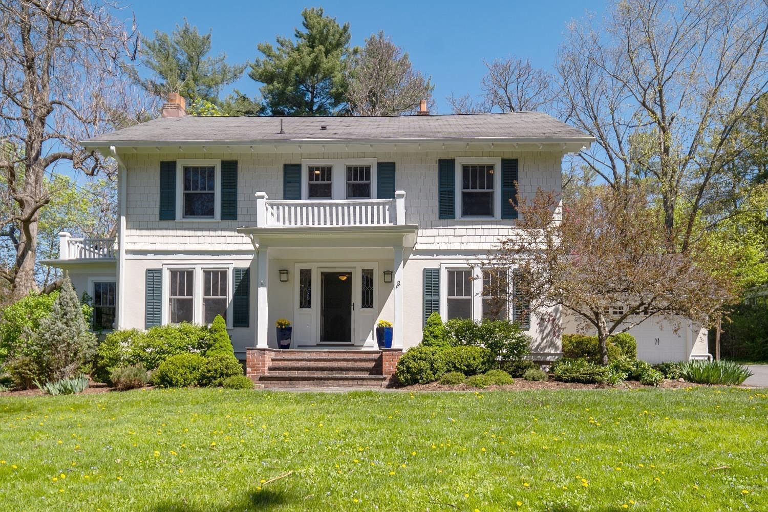 5 vacation houses for sale in Ithaca, NY, in the Finger Lakes region