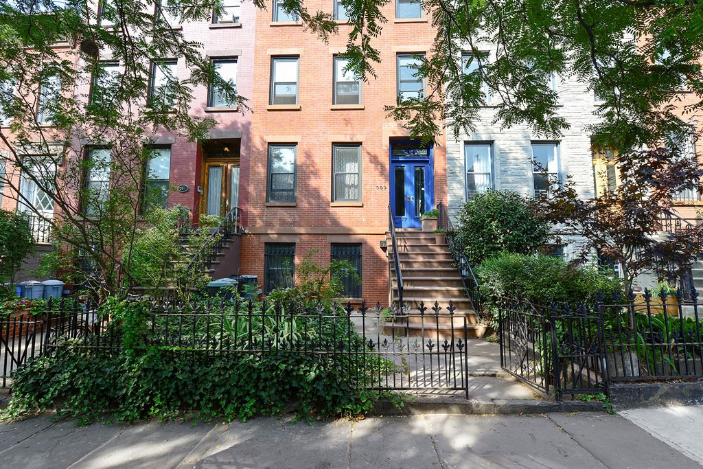 A Park Slope duplex with room—and rooms—for the whole family